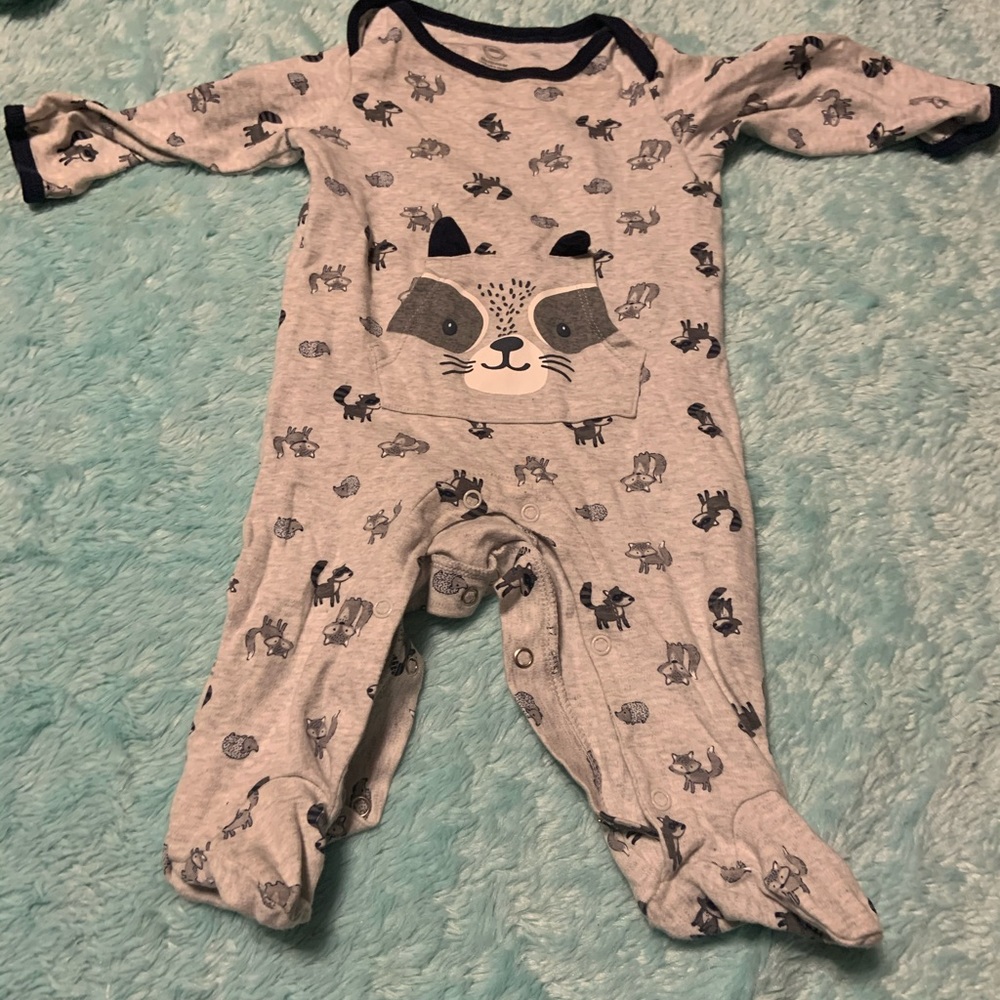 Boys clothes (2 items)